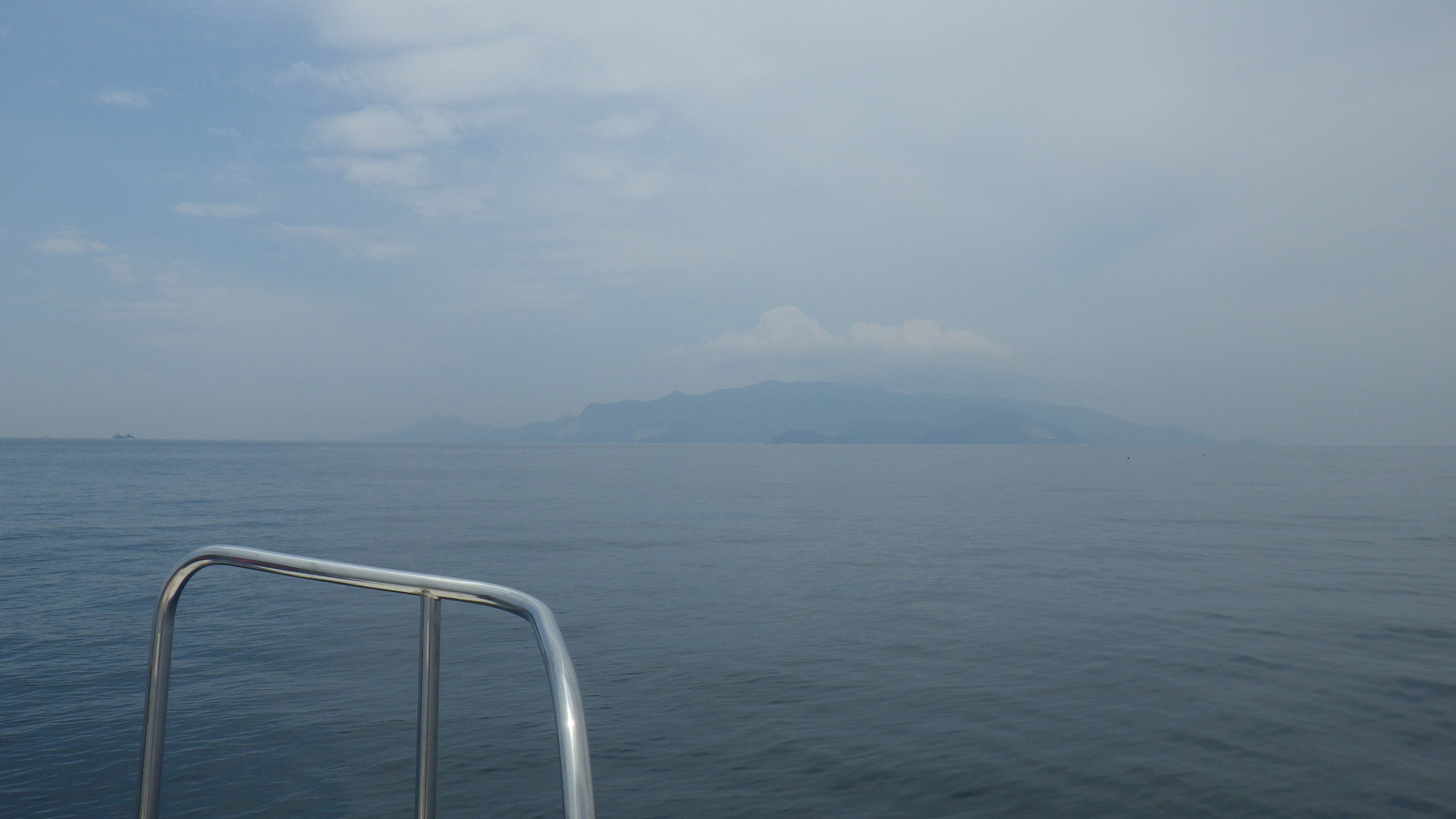 いよいよ小豆島の陰が見えてきましたー