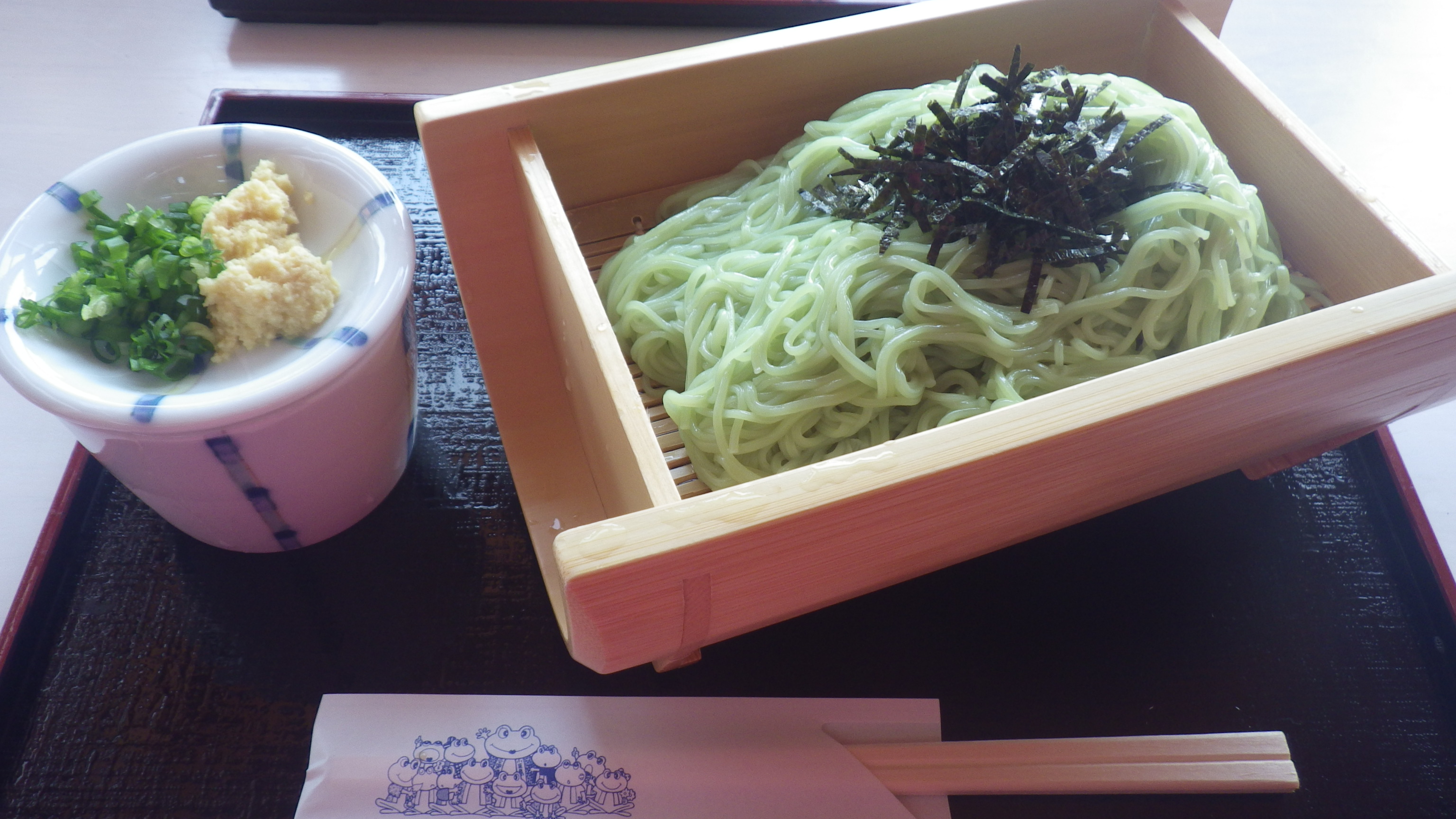 小豆島名物のオリーブラーメンとオリーブそうめんなどなど、ご当地の物を堪能しました