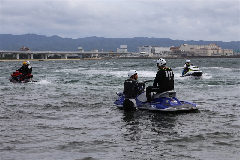 水上オートバイの運動性能を実体験して頂きました。