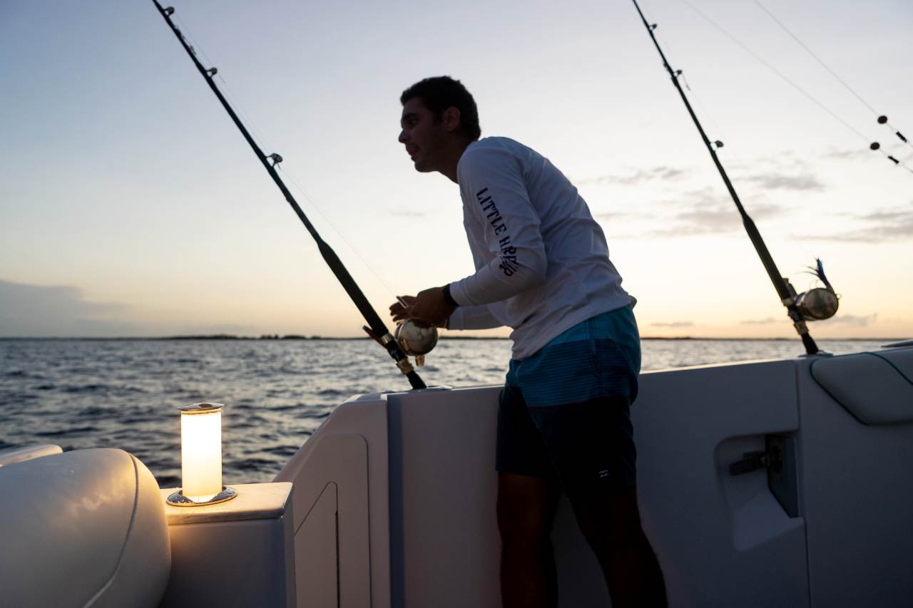 Reel in your catch no matter what time of day thanks to the aft cockpit pop-up lighting.